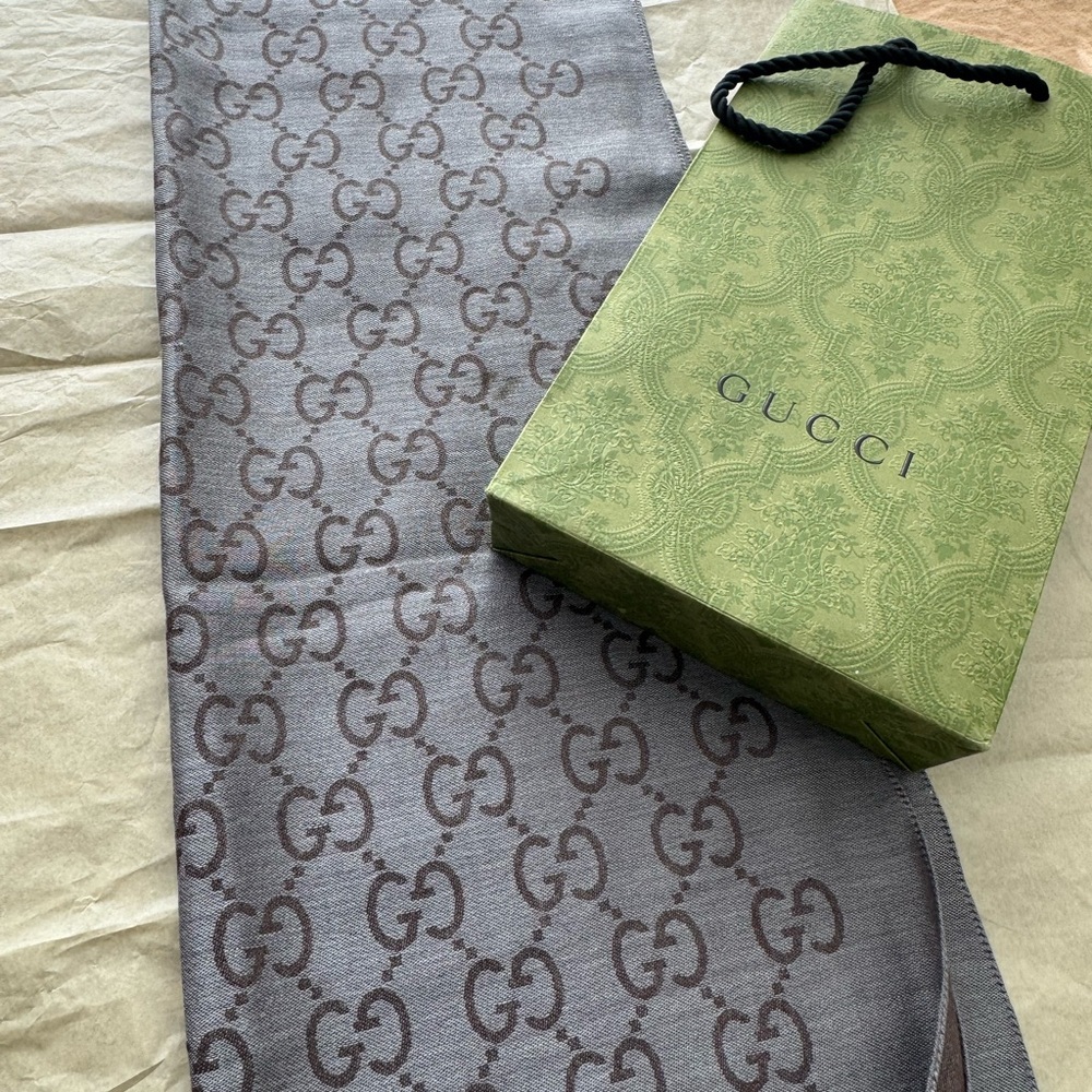 GUCCI Jaquard GG Scarf